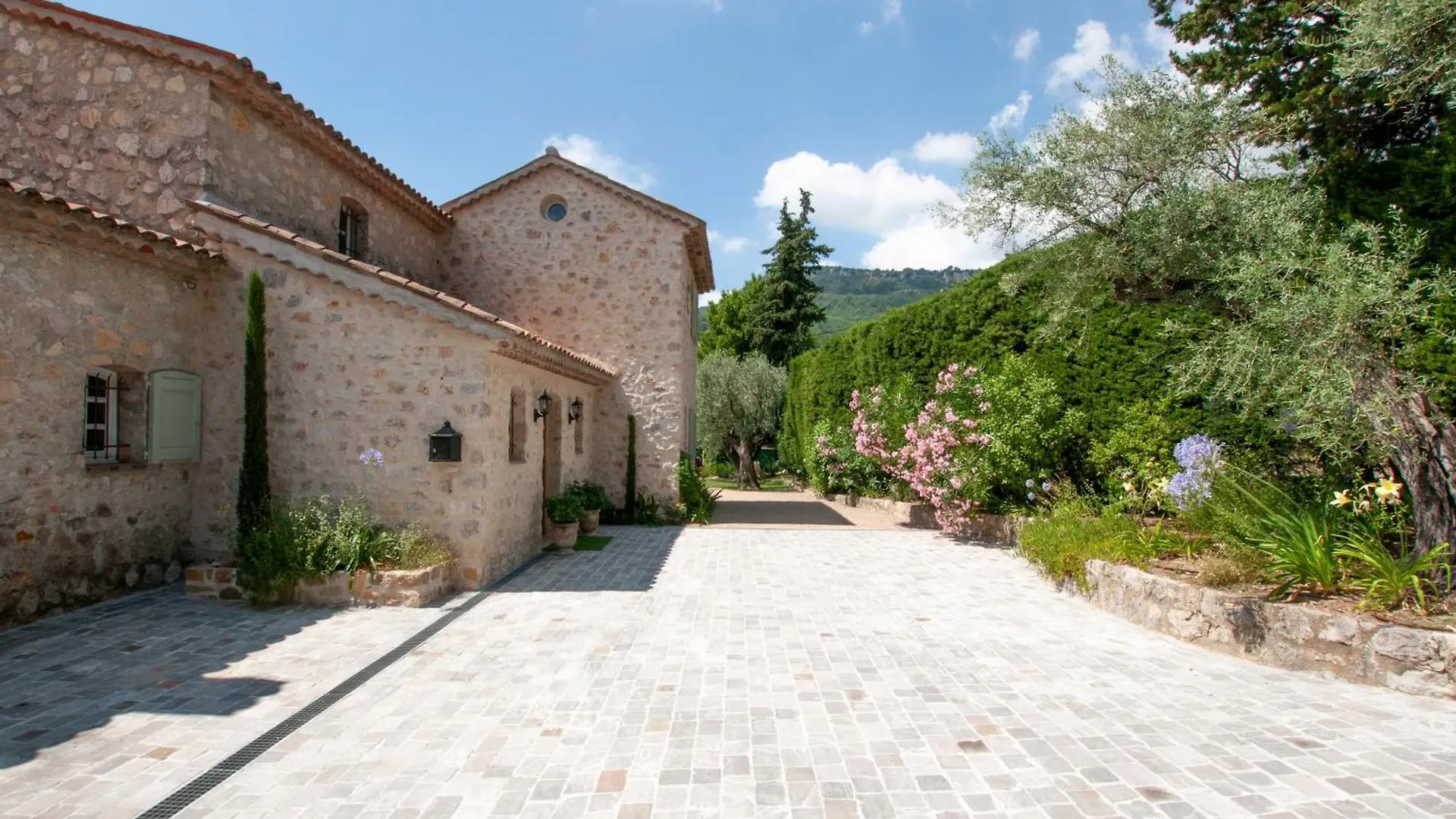 Charm, Luxury, Stunning Views, Villa With Pool Le Bar-sur-Loup France