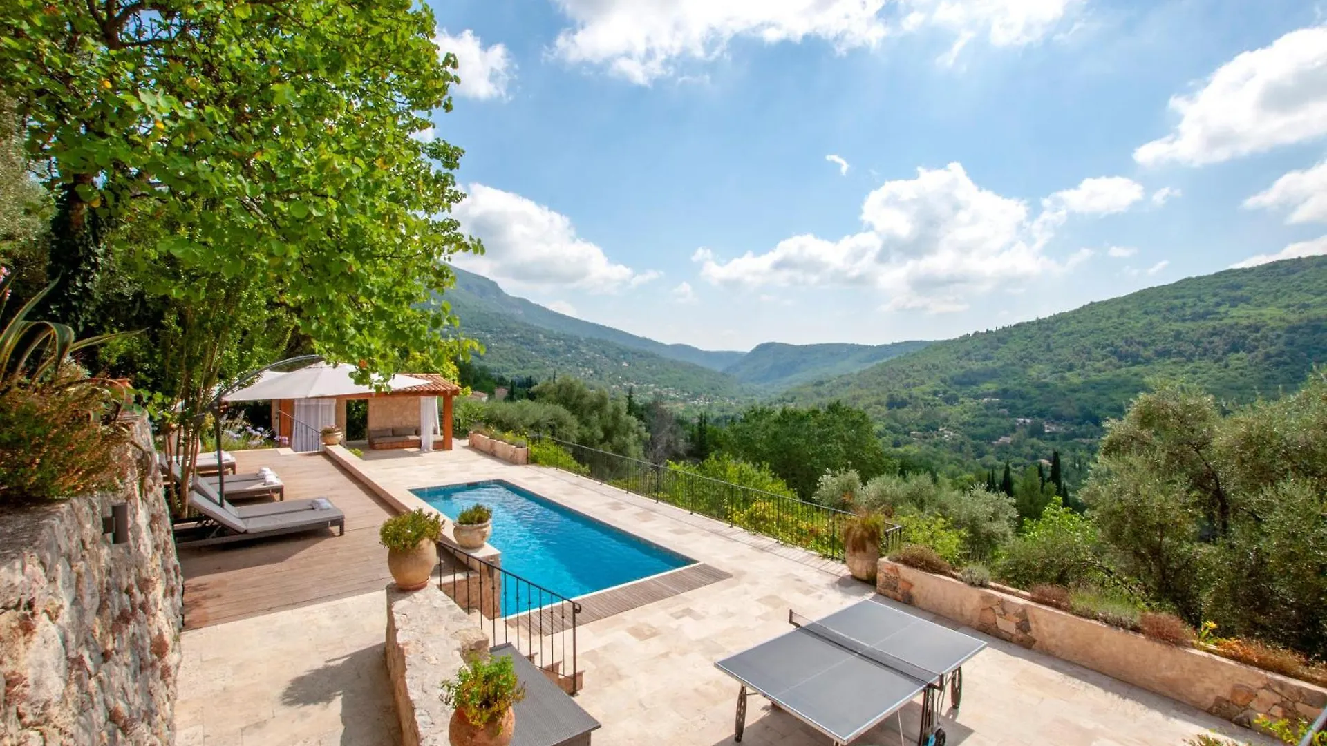 Charm, Luxury, Stunning Views, Villa With Pool Le Bar-sur-Loup 0*,  France