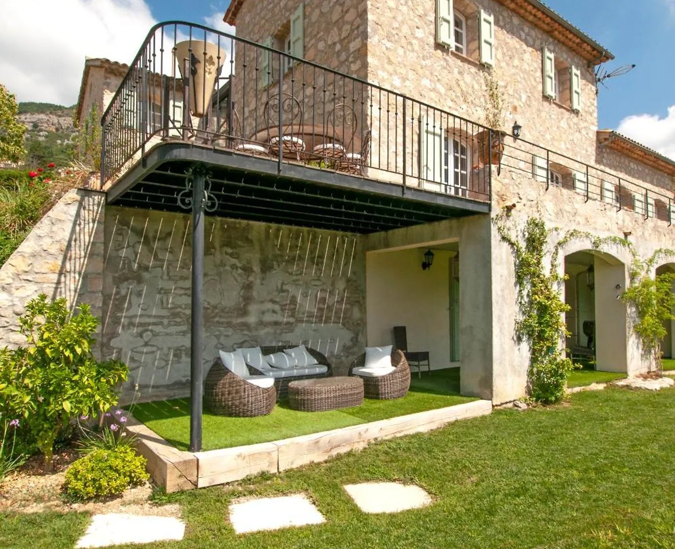 Charm, Luxury, Stunning Views, Villa With Pool Le Bar-sur-Loup 0*,  France